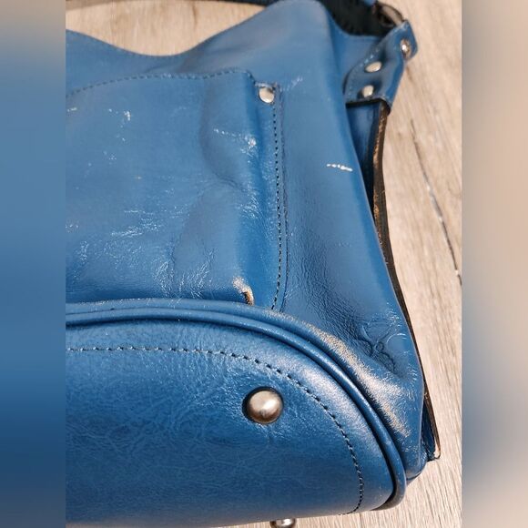 Patricia Nash Cut Out Tooling Collection Otavia Leather Floral Bucket Bag - Picture 5 of 13